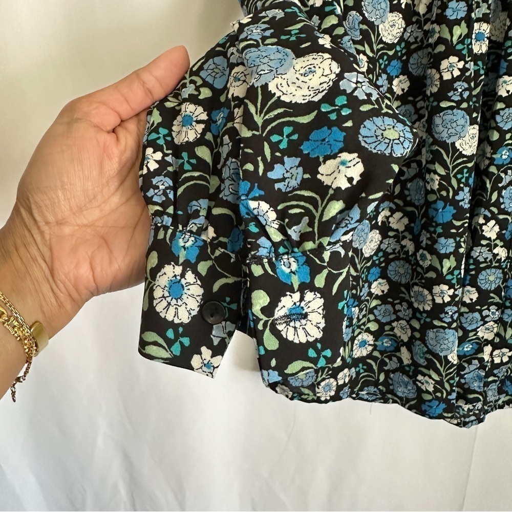 Ann Taylor Loft Women's Floral Print Blue White Black Peasant Style Blouse sz S - Picture 8 of 12